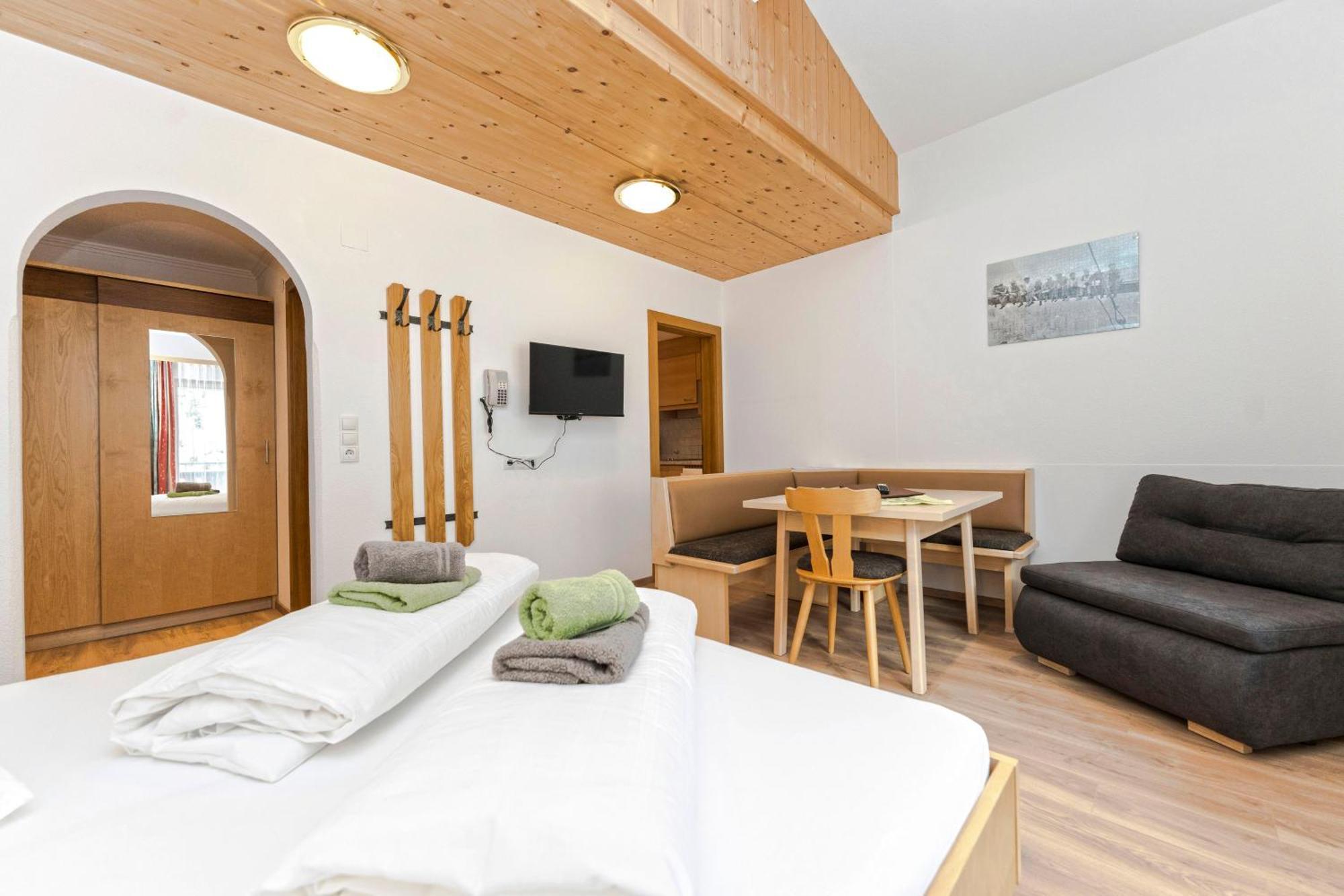 Hotel Garni Siegele - Inklusive Silvretta-Card Premium Ischgl Ngoại thất bức ảnh