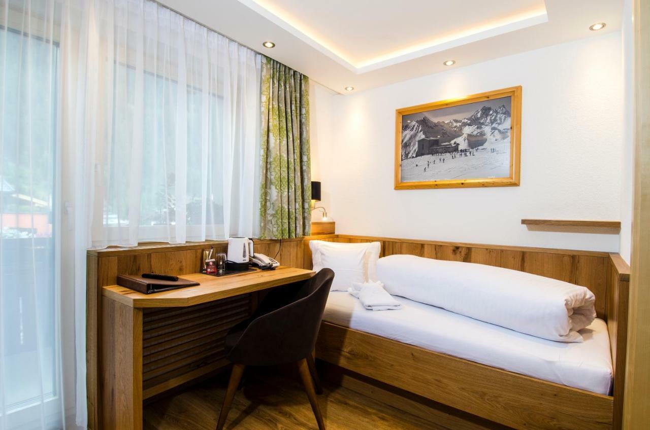 Hotel Garni Siegele - Inklusive Silvretta-Card Premium Ischgl Ngoại thất bức ảnh