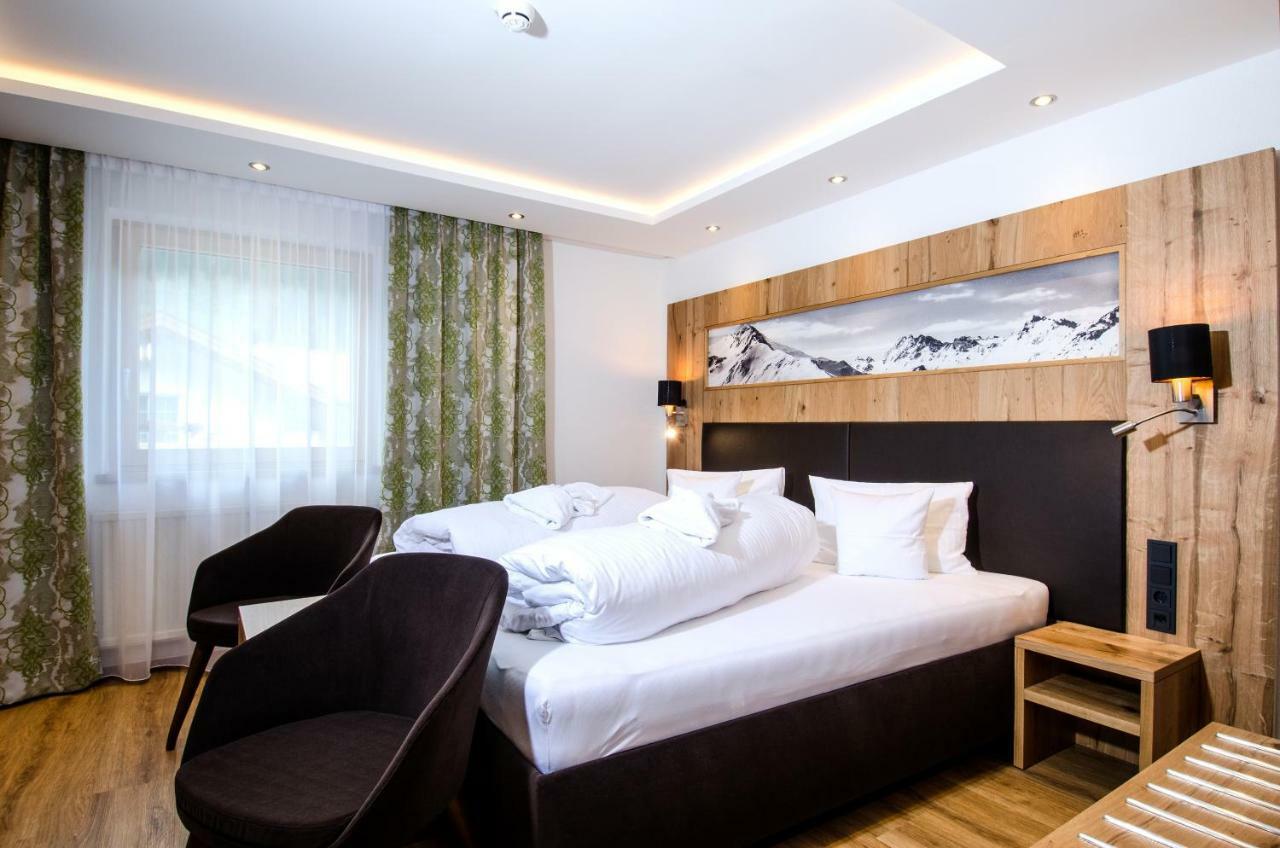 Hotel Garni Siegele - Inklusive Silvretta-Card Premium Ischgl Ngoại thất bức ảnh