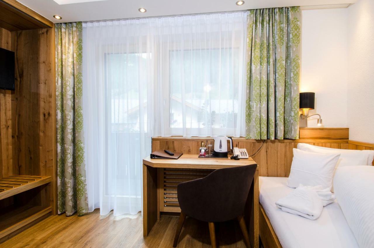 Hotel Garni Siegele - Inklusive Silvretta-Card Premium Ischgl Ngoại thất bức ảnh