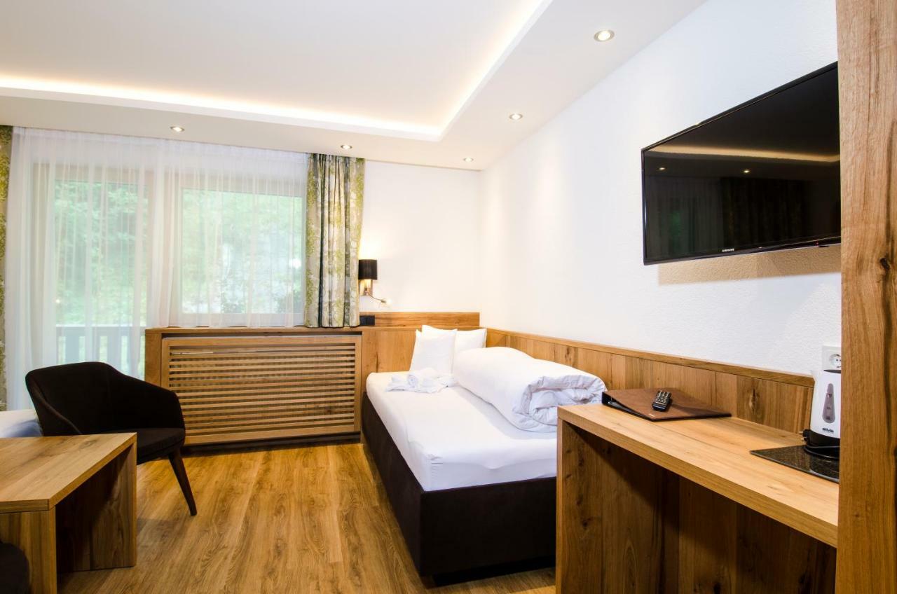 Hotel Garni Siegele - Inklusive Silvretta-Card Premium Ischgl Ngoại thất bức ảnh