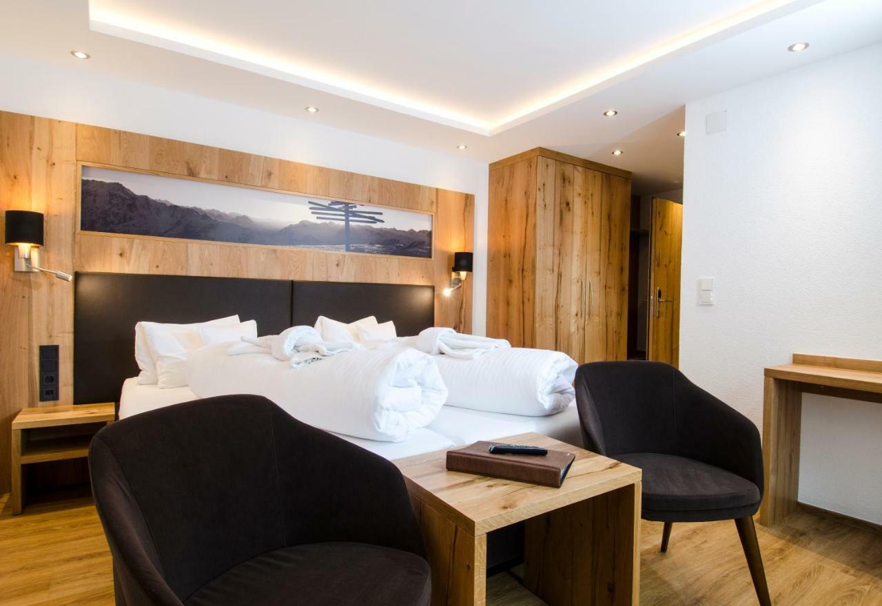 Hotel Garni Siegele - Inklusive Silvretta-Card Premium Ischgl Ngoại thất bức ảnh