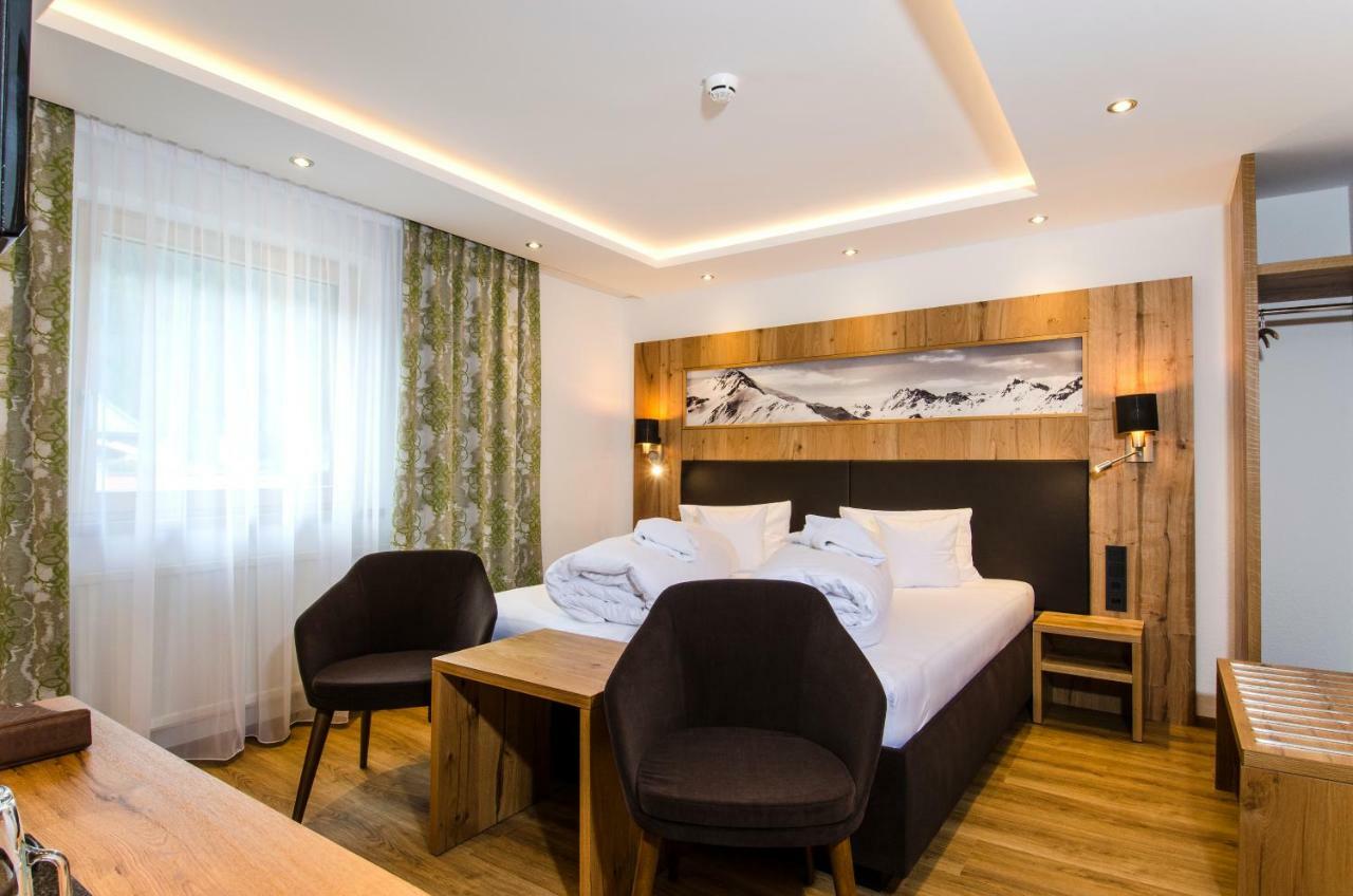 Hotel Garni Siegele - Inklusive Silvretta-Card Premium Ischgl Ngoại thất bức ảnh