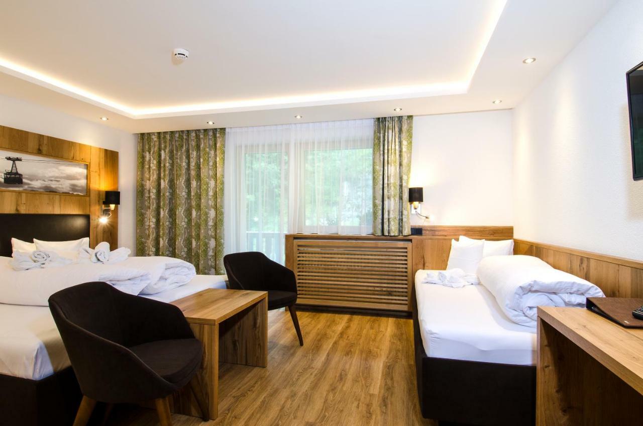 Hotel Garni Siegele - Inklusive Silvretta-Card Premium Ischgl Ngoại thất bức ảnh